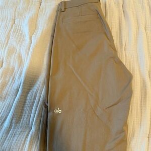 ALO Yoga Men’s Khaki Performance Chinos - Tan